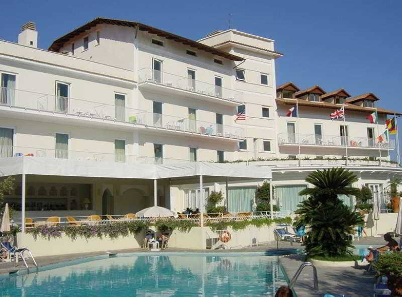 Grand-Hotel-Aminta-Pool-2