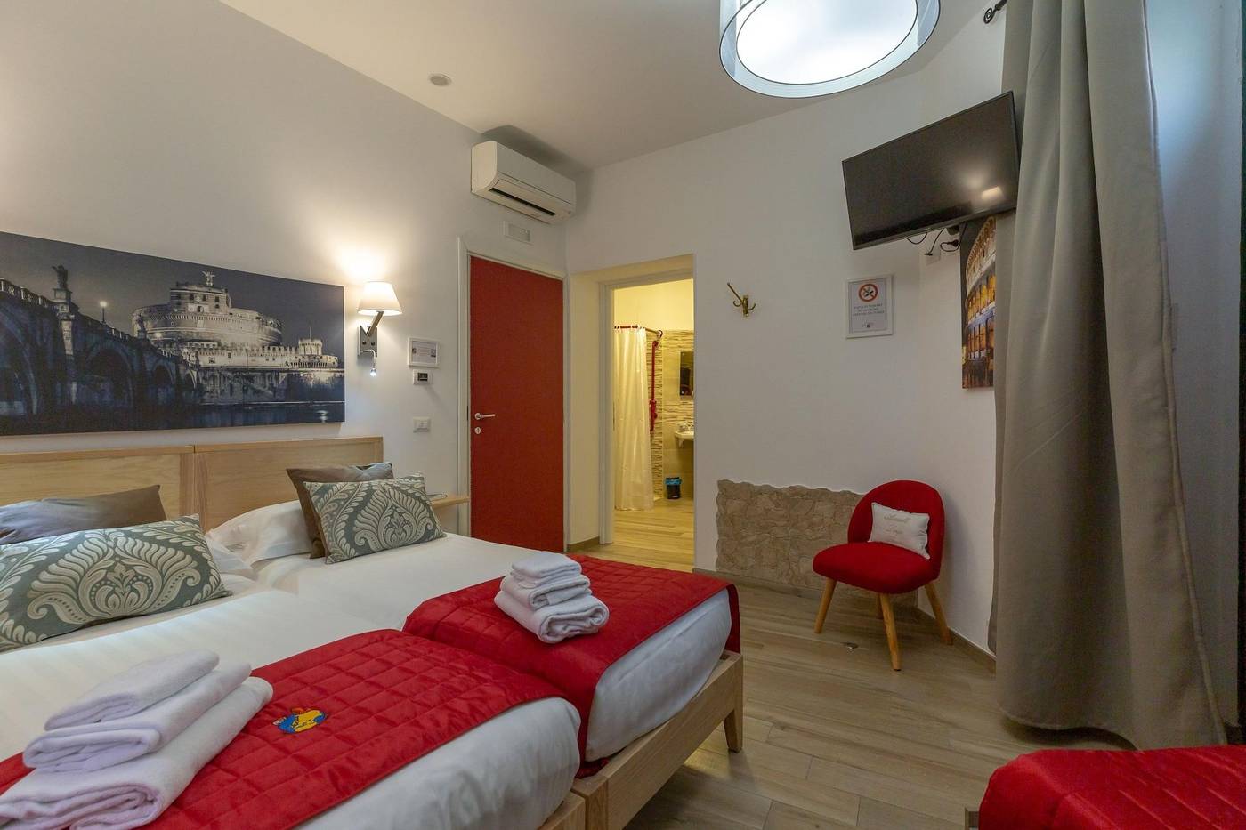 Flatinrome-Trastevere-Deluxe-Rooms-Room-14