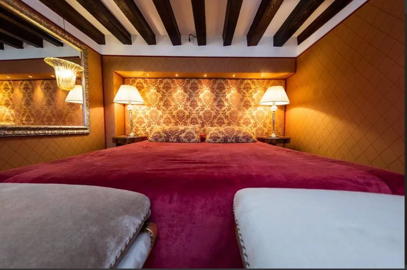 Ca--dell-Arte-Palace-Room-11