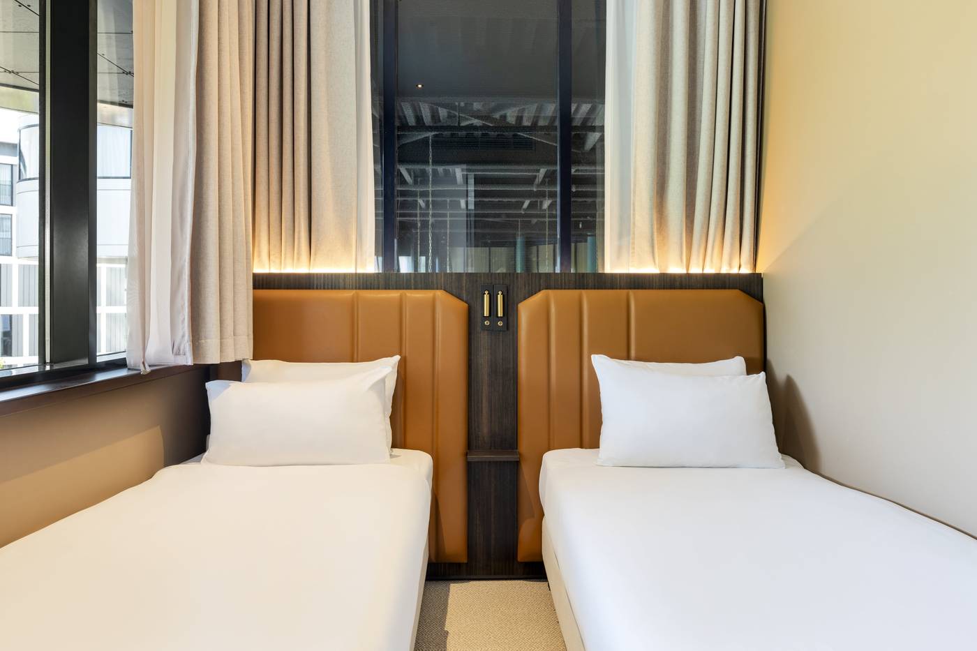 Corendon-Plaza-Amsterdam-Schiphol-Airport-Hotel-Room-34