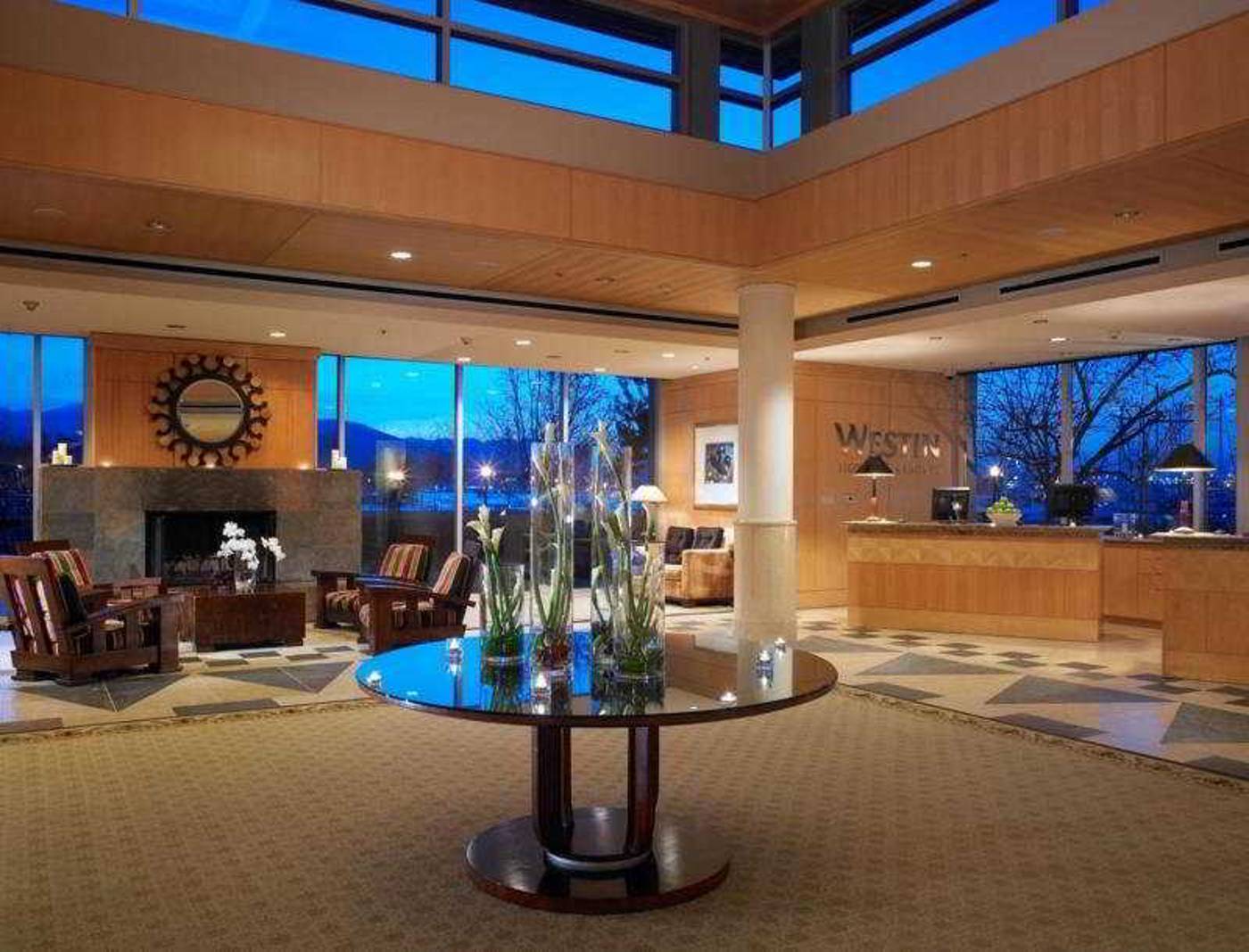 Westin-Bayshore-Vancouver-Lobby-22
