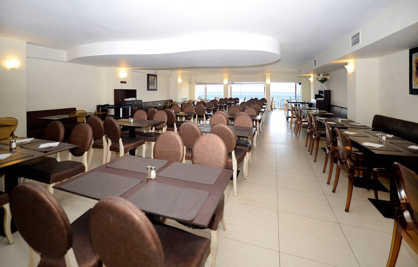 Golden-Beach-Restaurant-5