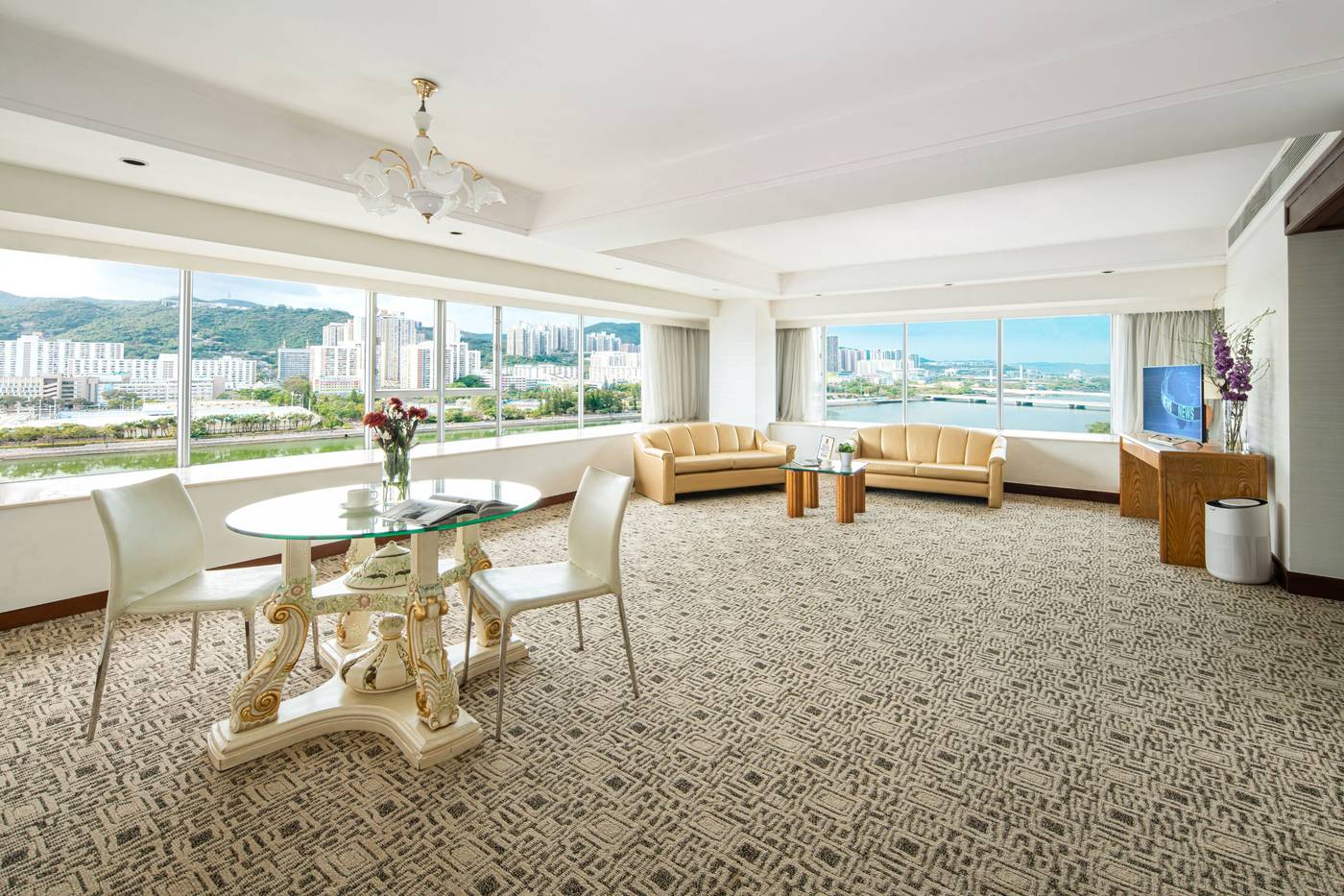 Regal-Riverside-Room-5