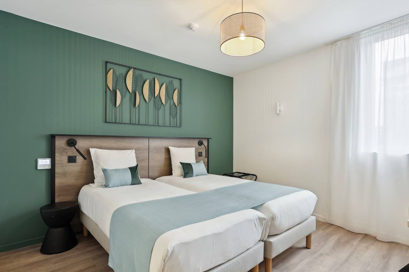 All-Suites-Noisy-Le-Grand-Room-10