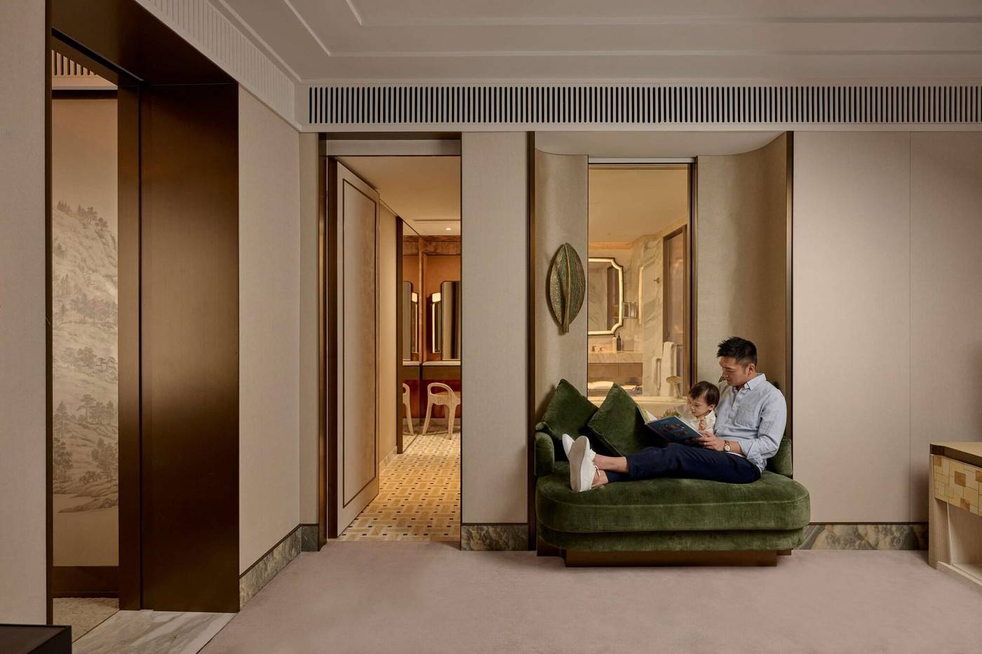 Island-Shangri-La-Hong-Kong-Room-39