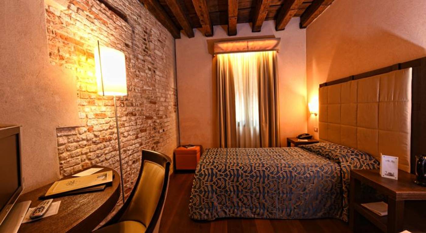 Palazzo-Selvadego-Room-10