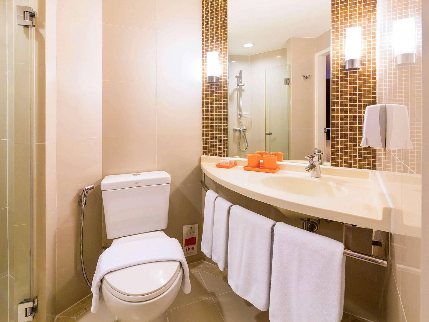 ibis-Bangkok-Siam-Room-12