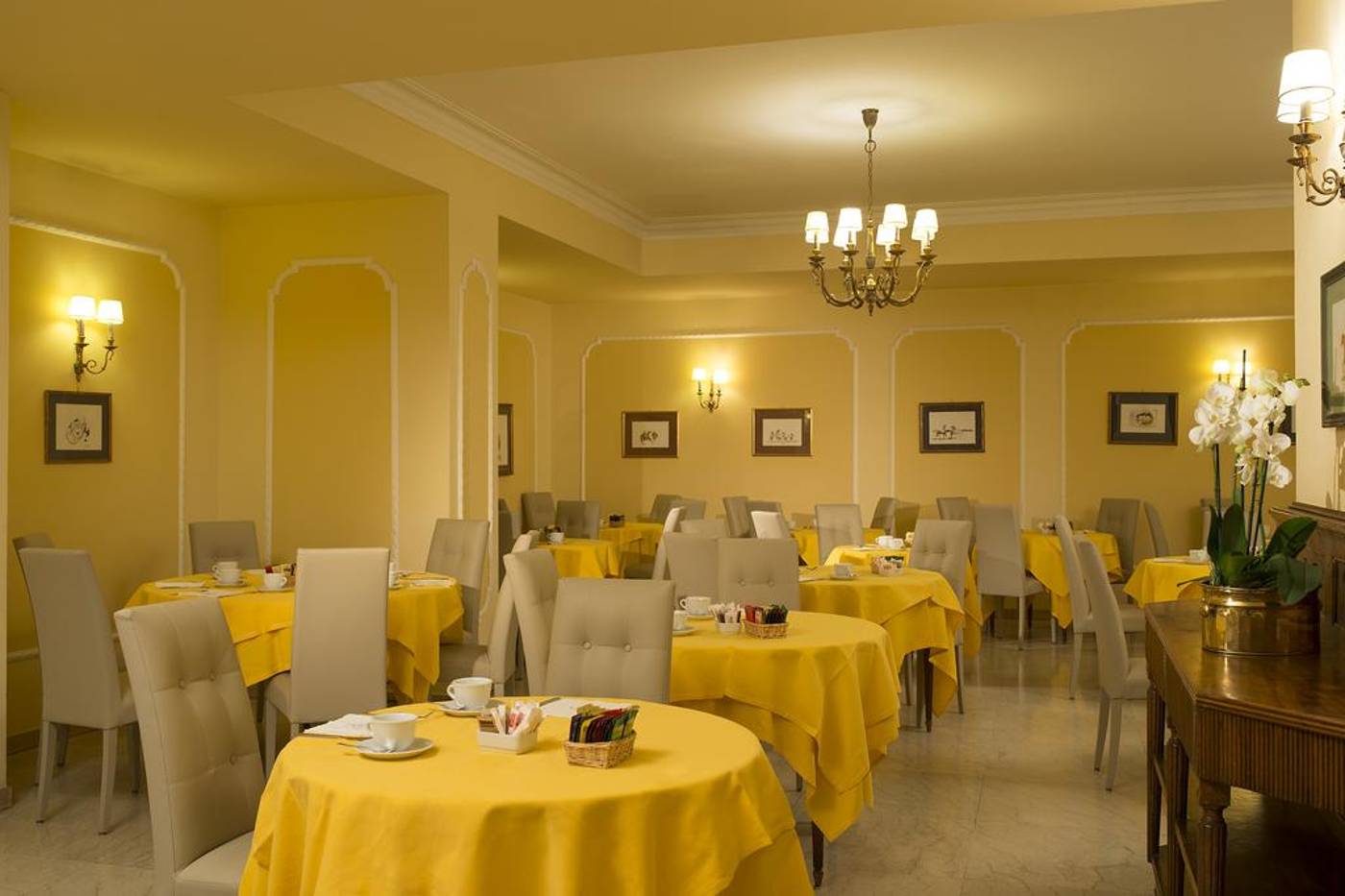 Hotel-Napoleon-Restaurant-11