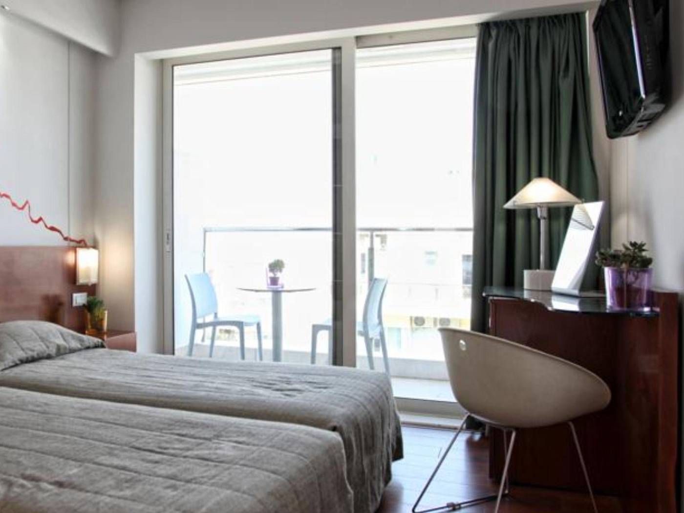 Dorian-Inn--Sure-Hotel-Collection-by-Best-Western-General-view-43