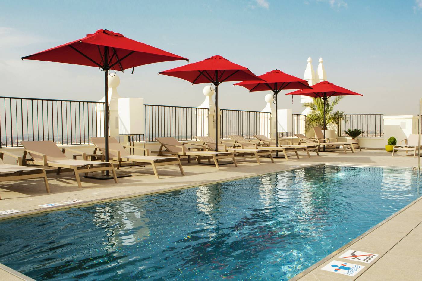 RIU-Plaza-Espana-Pool-1