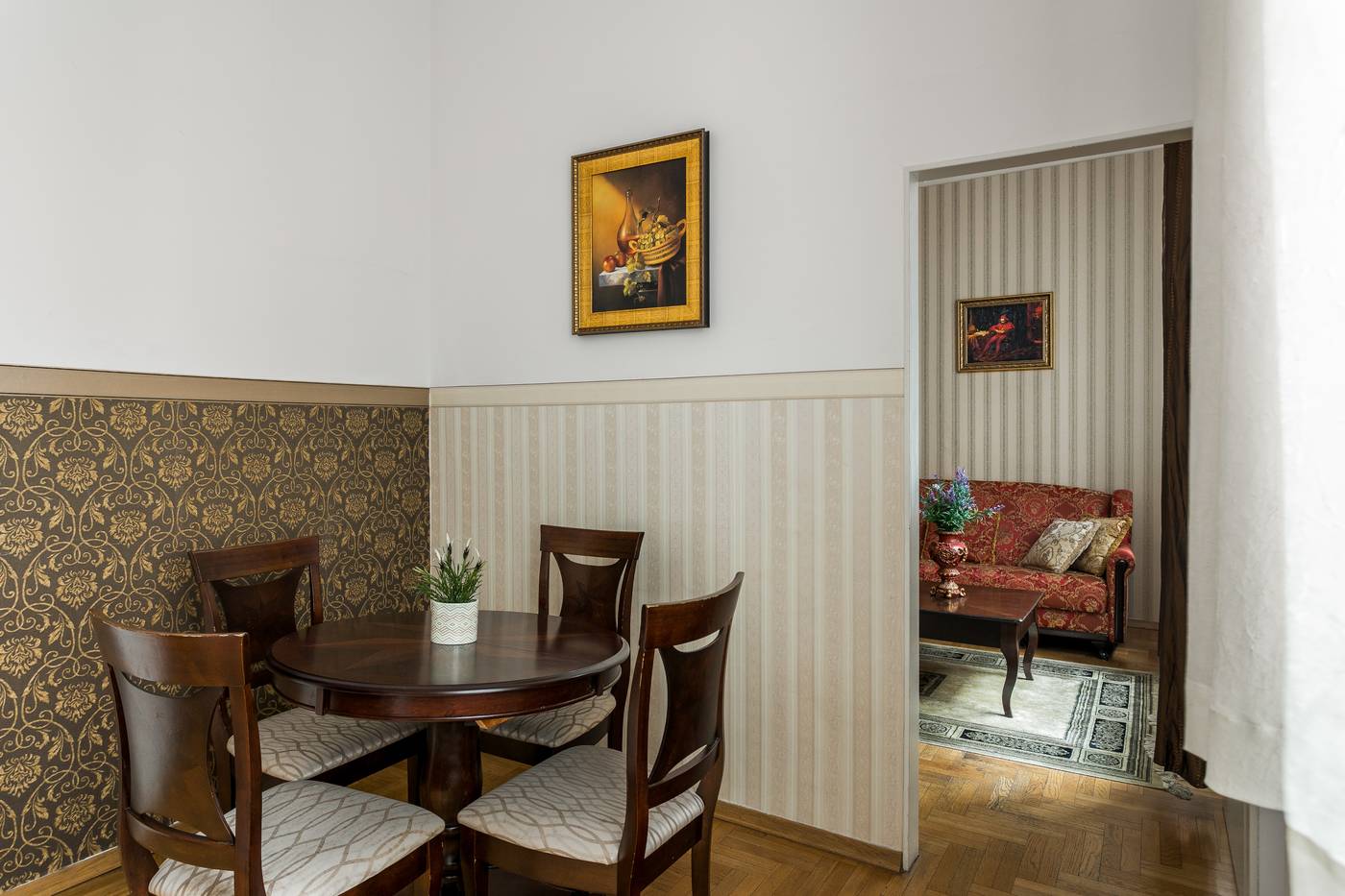 The-Spiski-Palace-Apartments-Room-40