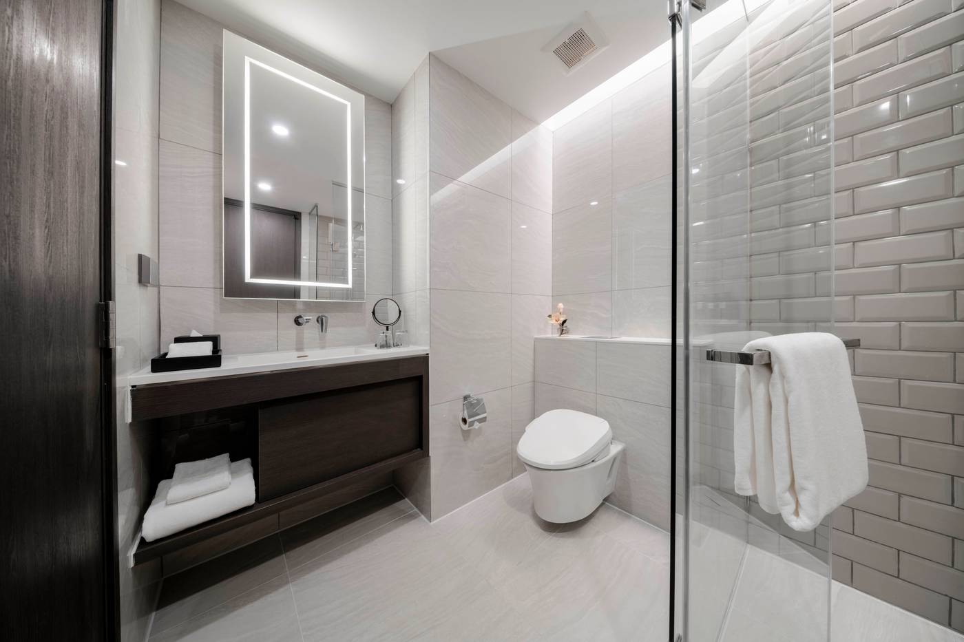 Wyndham-Bangkok-Queen-Convention-Centre-Room-54