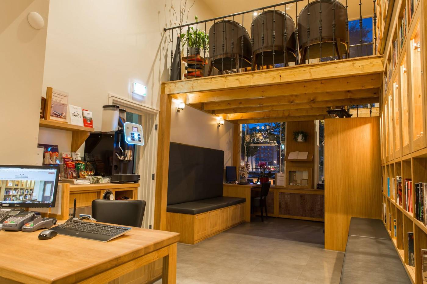 Hotel-Library-Amsterdam-Lobby-13