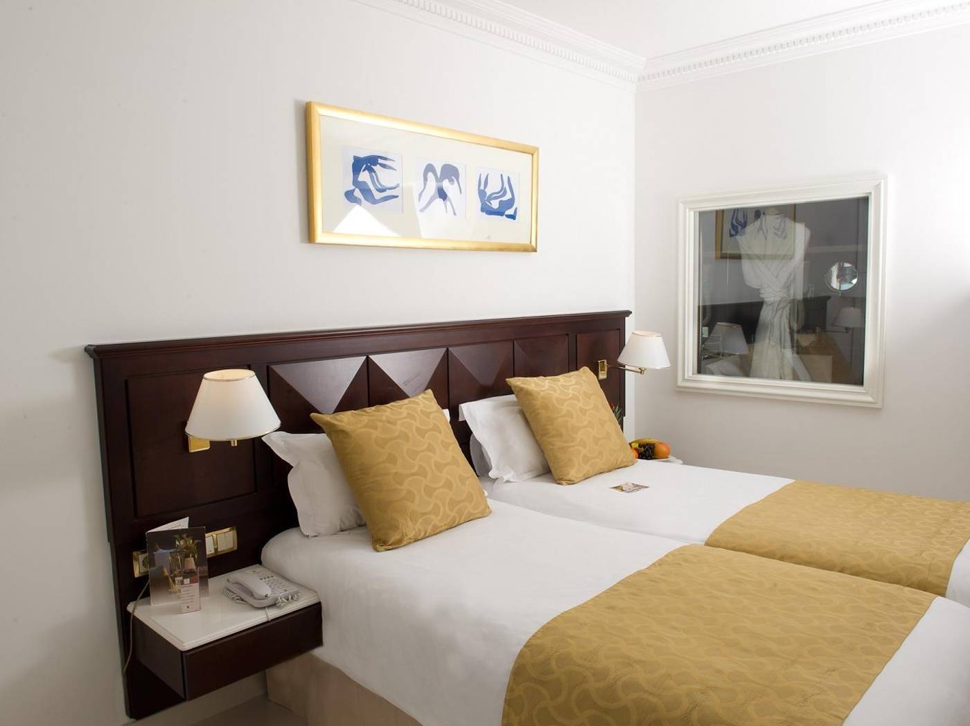 Aston-La-Scala-Room-25