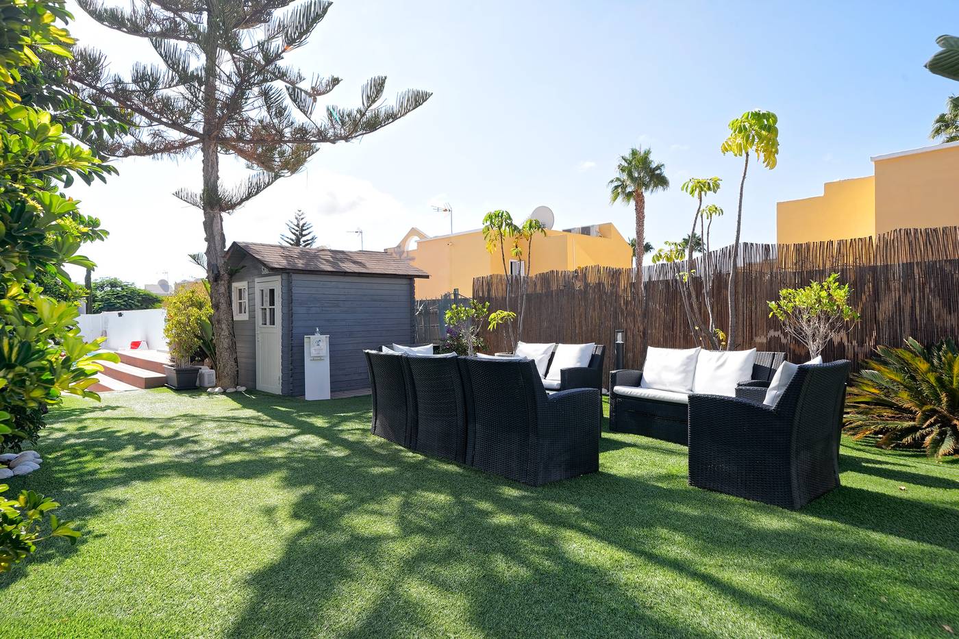 Vista-Bonita-Gay-Resort-Terrace-31