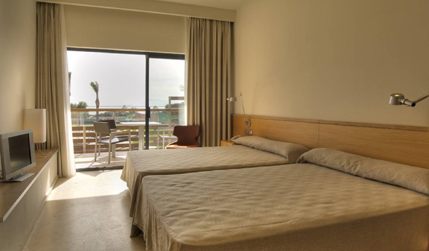 Ohtels-Les-Oliveres-Beach-Resort---Spa-Room-15