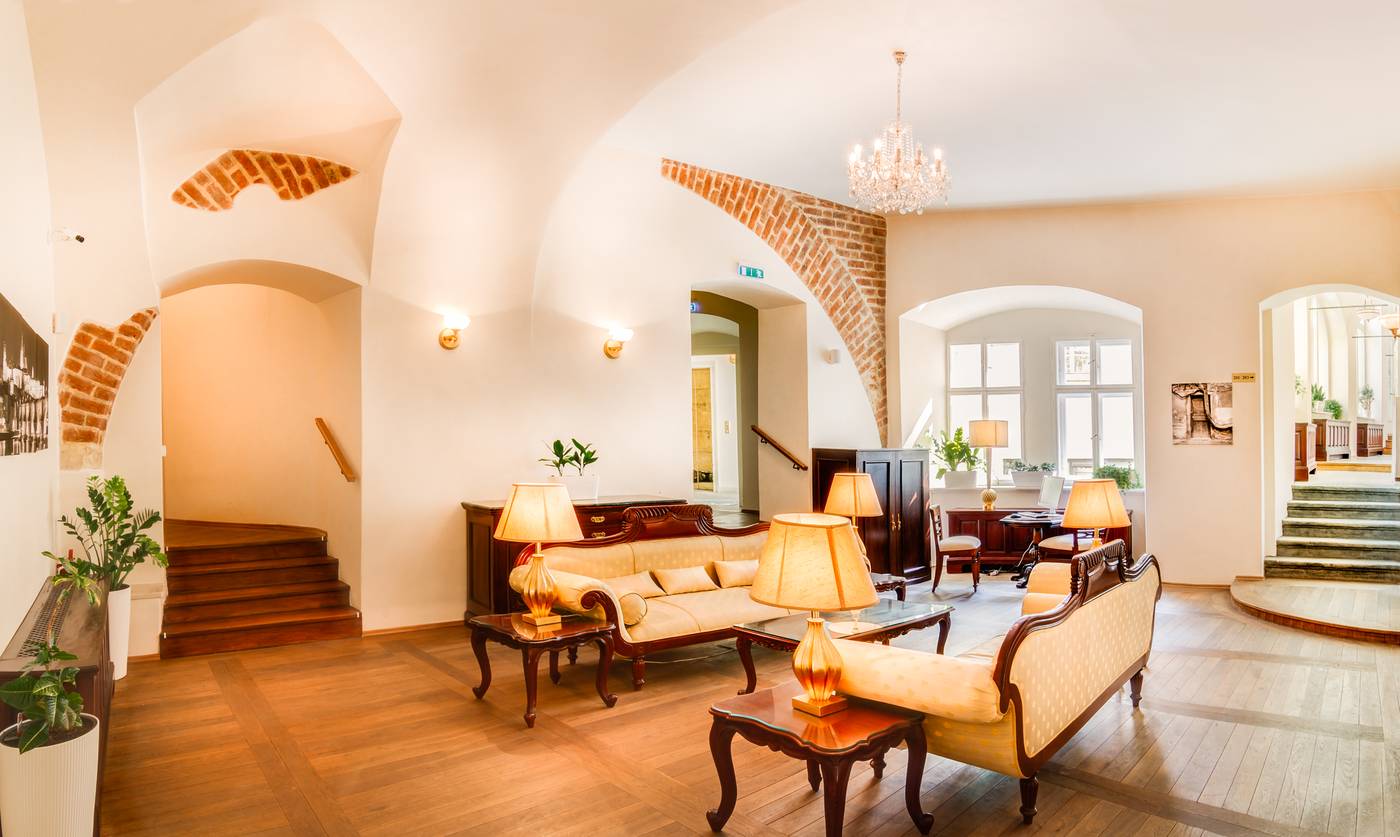 The-Dominican-Lobby-12