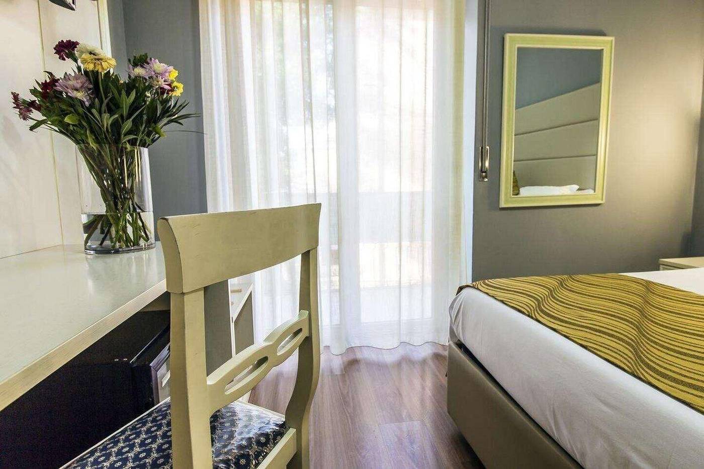 Hotel-Gran-Sasso-Room-12