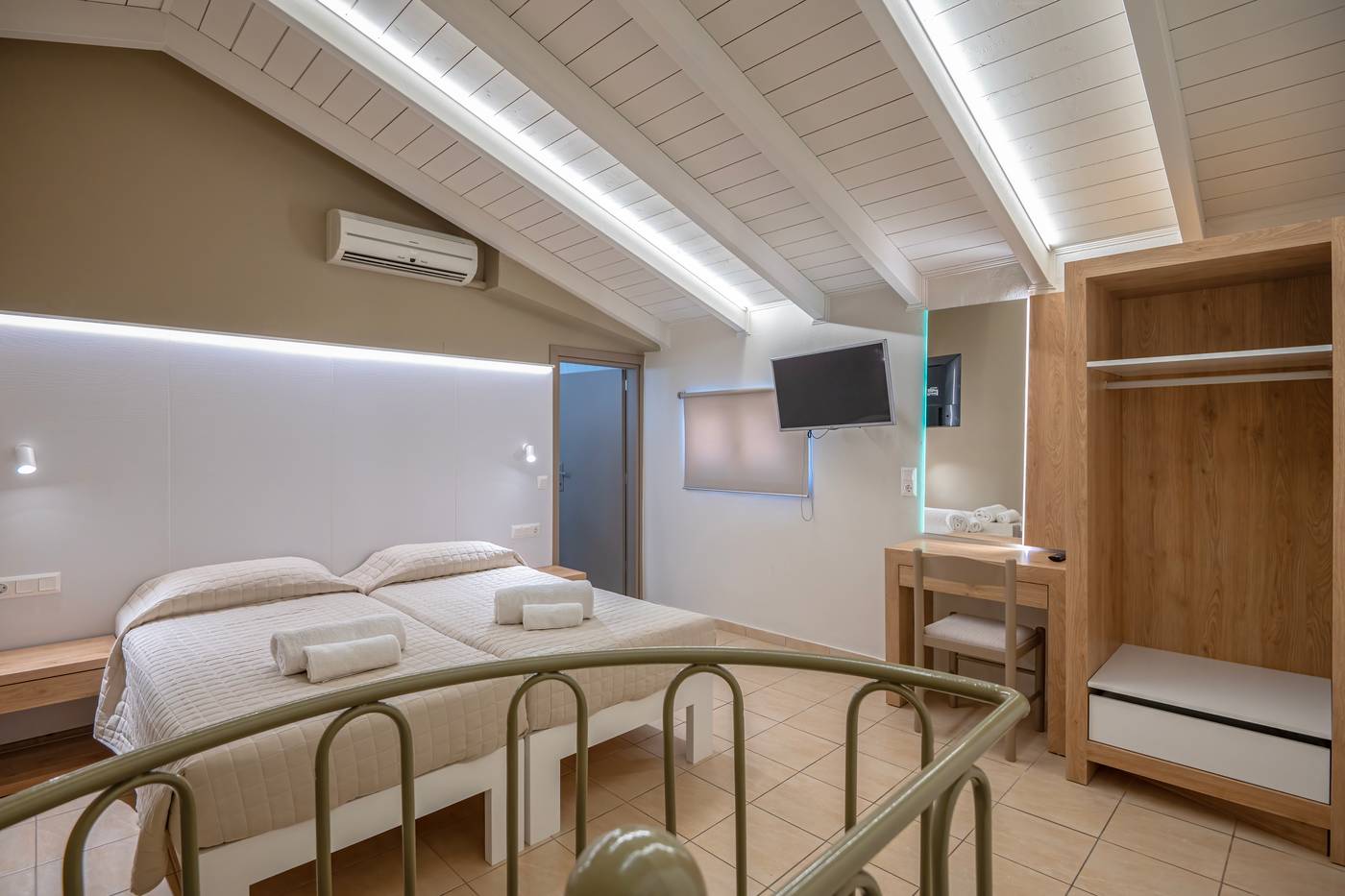 Blue-Sky-Room-16