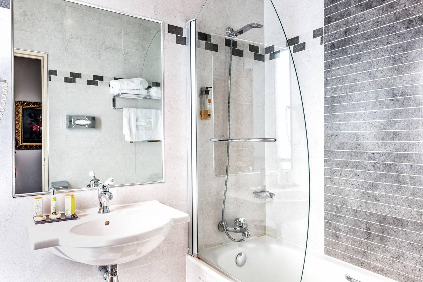 Regence-Paris-Room-18