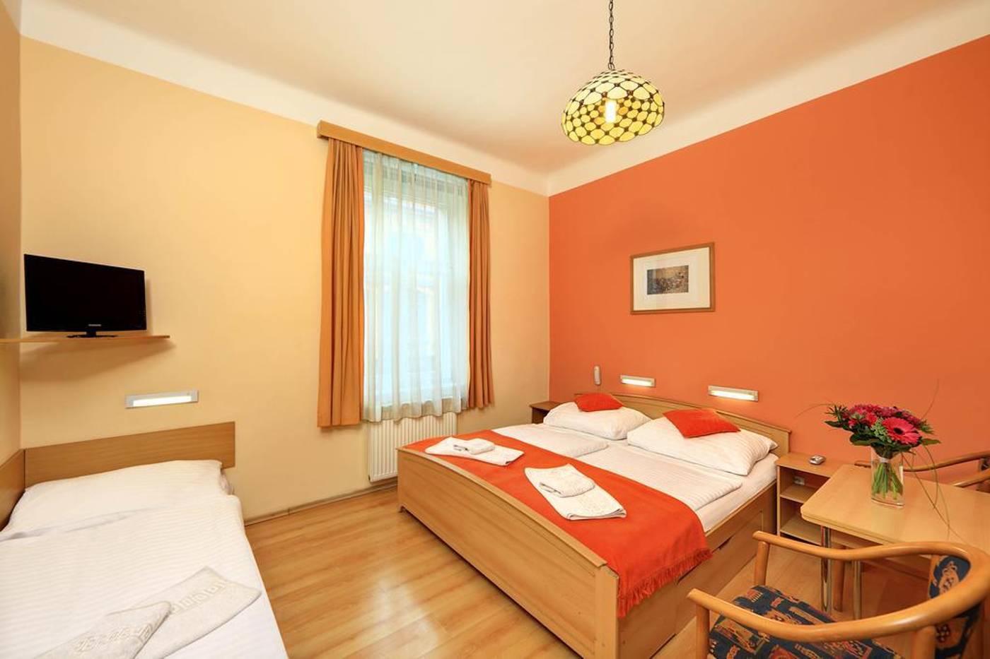 Hotel-Golden-City-Garni-Room-12
