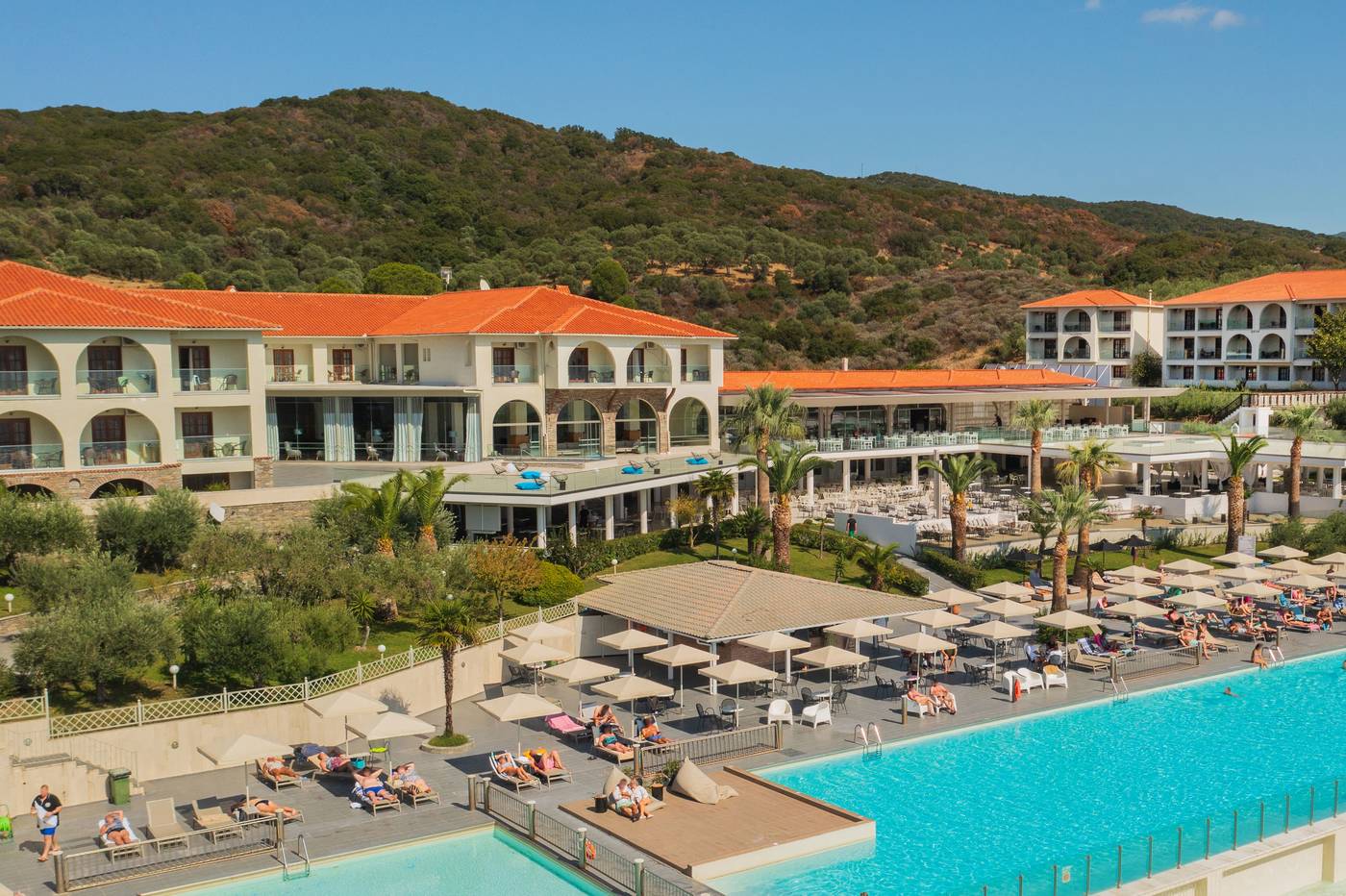 Akrathos-Beach-General-view-3