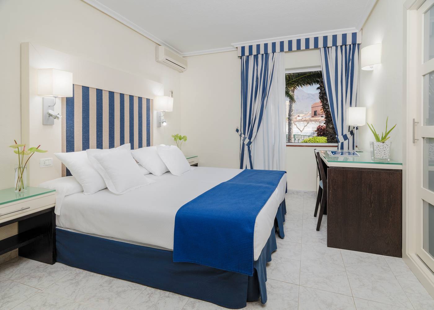 H10-Las-Palmeras-Room-16