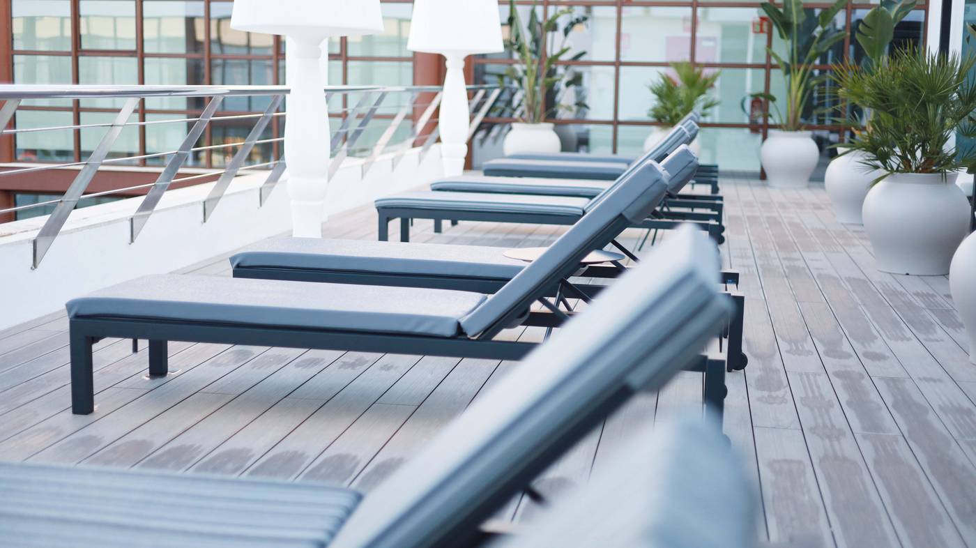 Port-Ciutadella-Pool-75