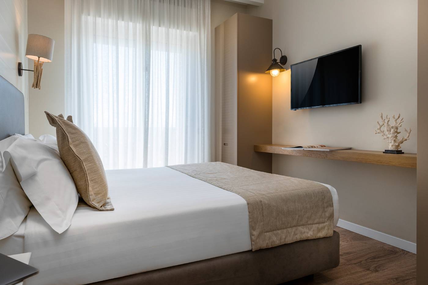 Litoraneo Suite Hotel-Italy-RIMINI-Room-10