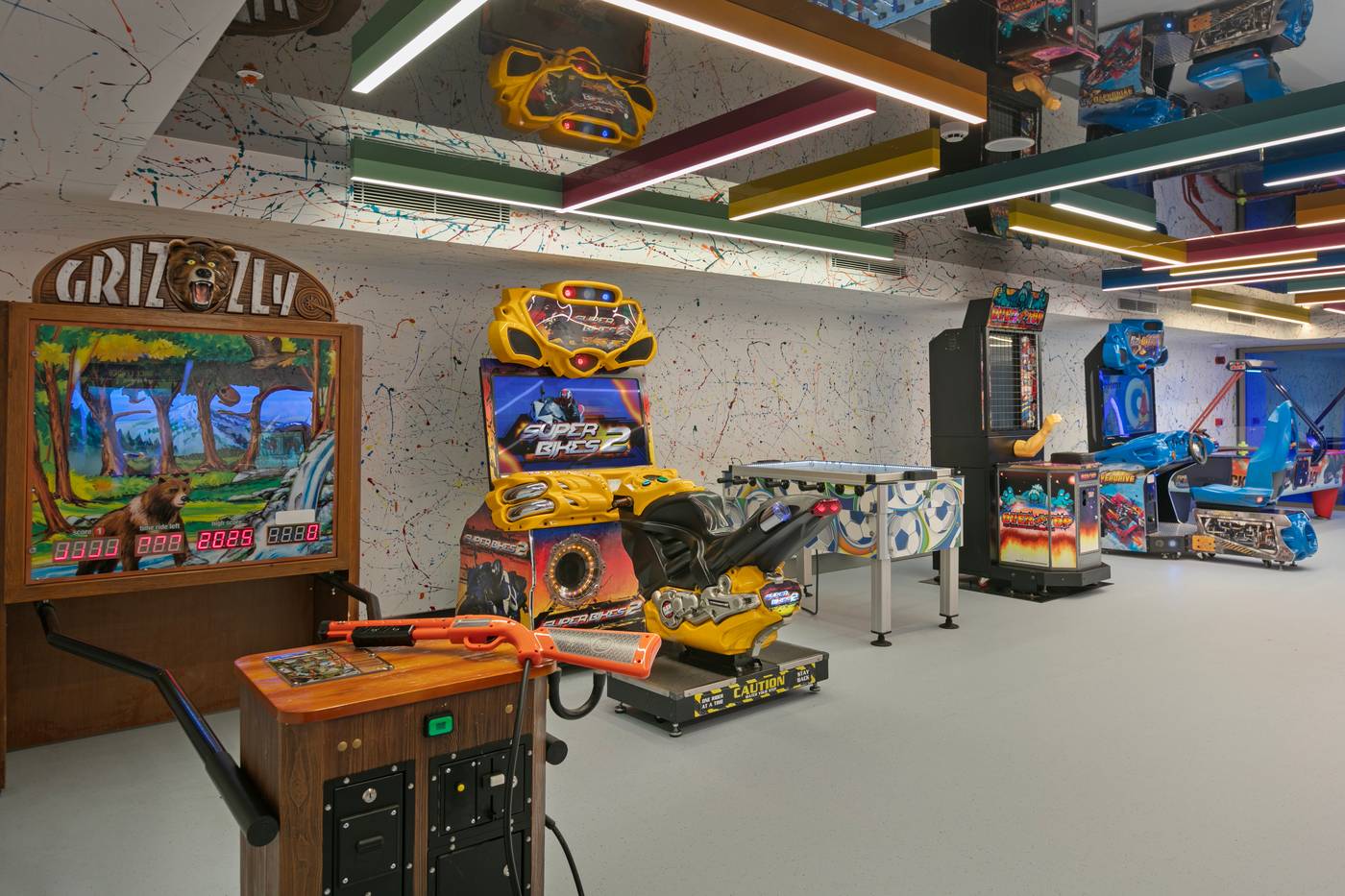 Titanic-Deluxe-Lara-Sports-and-Entertainment-64