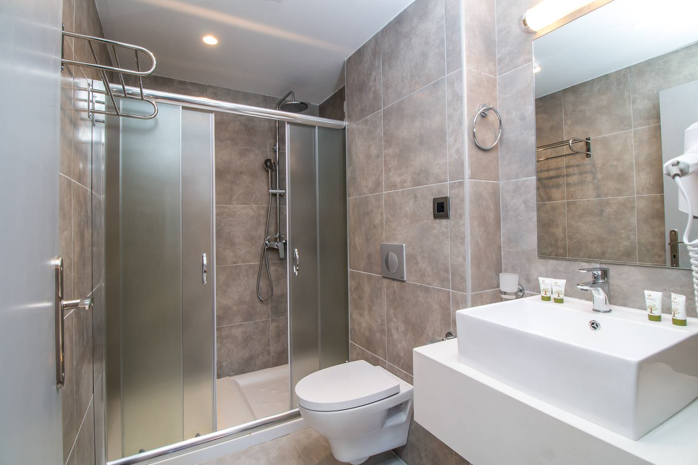 Sunny-Days-Apartments-Room-47