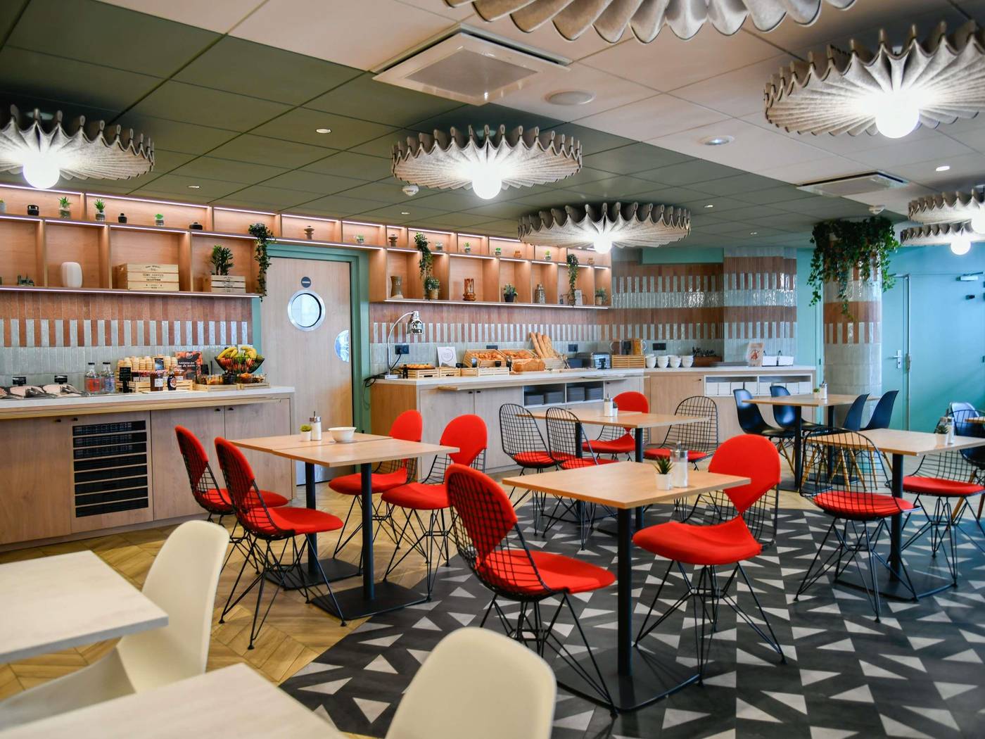 Ibis-Paris-Gare-du-Nord-Chateau-Landon-10th-Hotel-Restaurant-8