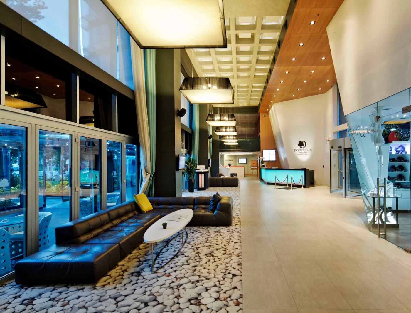 DoubleTree-by-Hilton-Hotel-Istanbul---Moda-Lobby-13