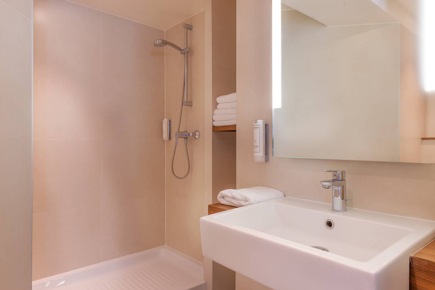 Maison-Axel-Opera-Room-26