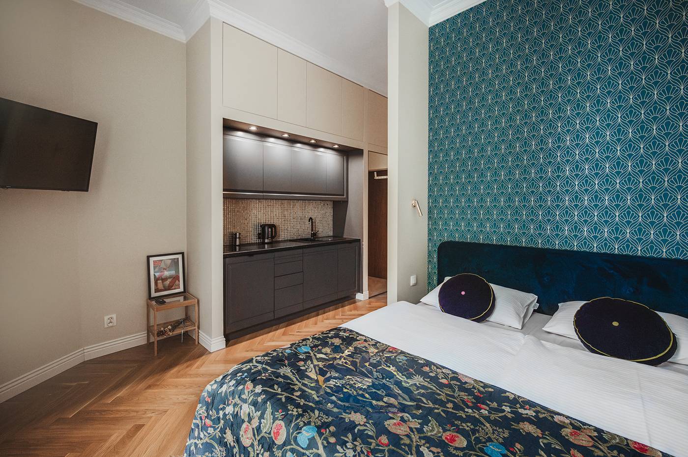 Antique-Apartments-Old-Town-Room-7