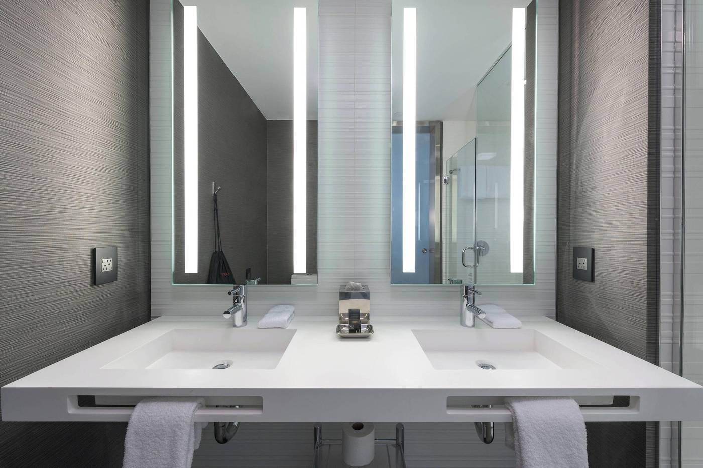 AC-Hotel-Boston-Cambridge-Room-26