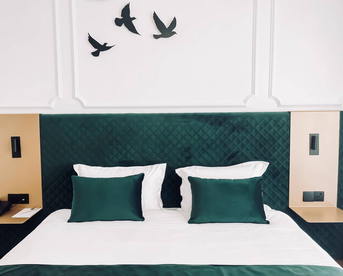 Ajax-Hotel-Room-31