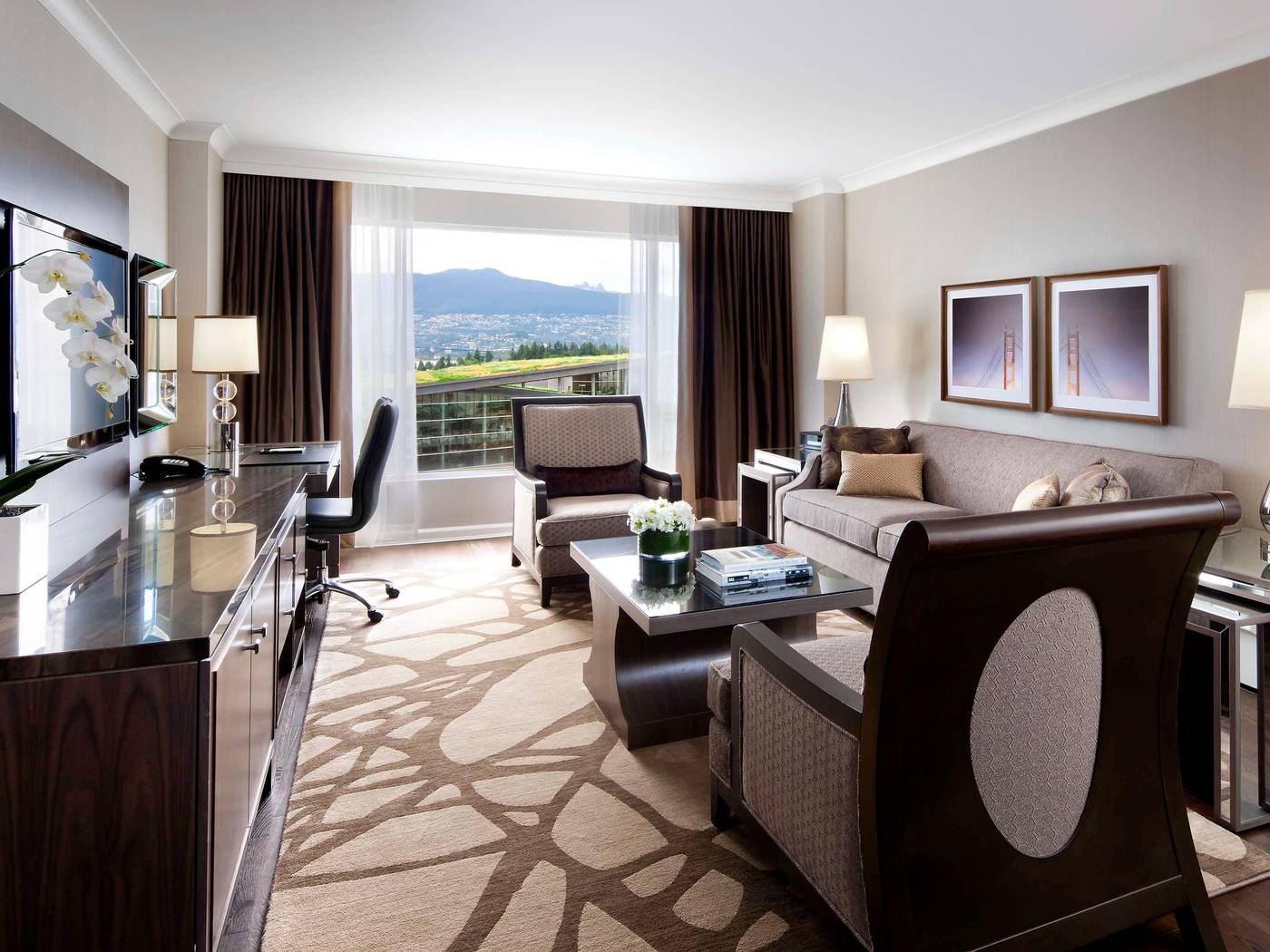 Fairmont-Waterfront-Room-9