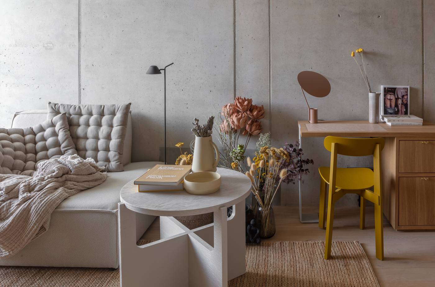 Locke-at-East-Side-Gallery--Friedrichshain-Room-42