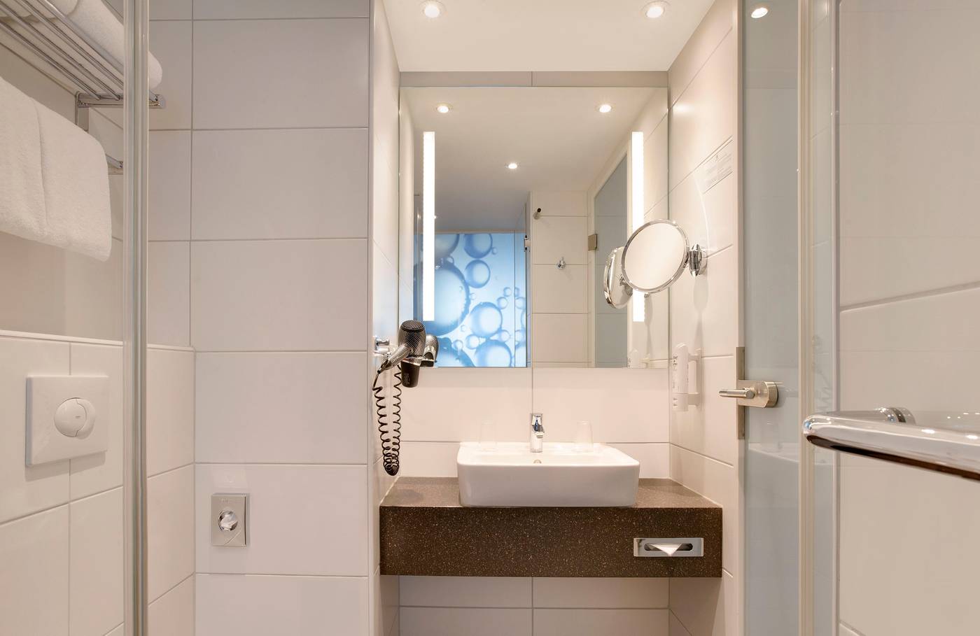 Holiday-Inn-Berlin-City-East-Side-Room-33