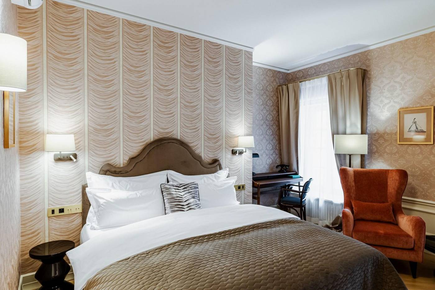 Hotel-Unicus-Palace-Old-Town---Destigo-Hotels-Room-22