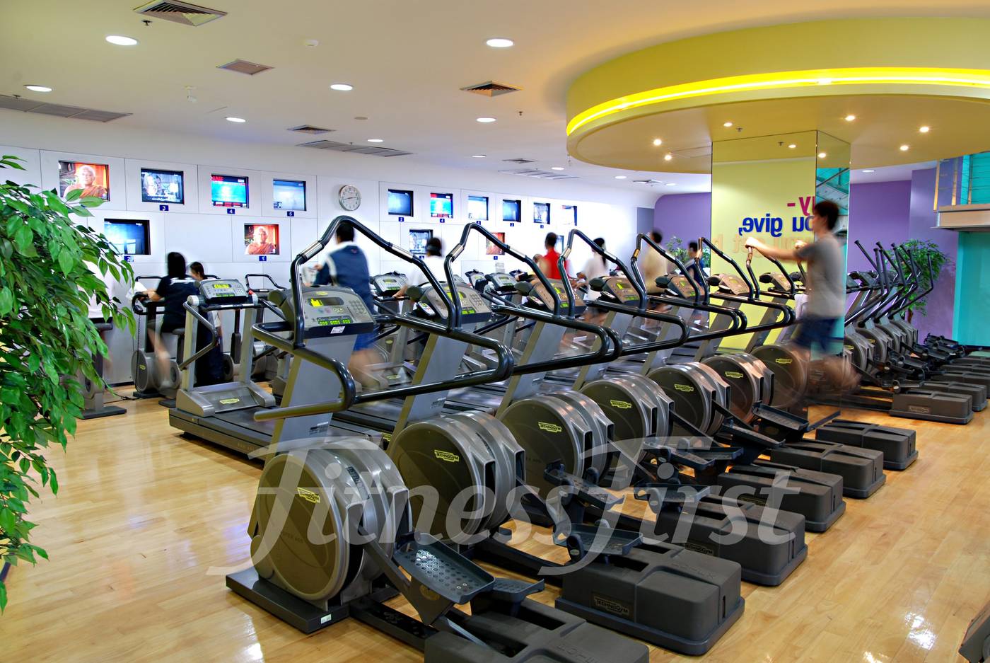 The-Landmark-Bangkok-Sports-and-Entertainment-66