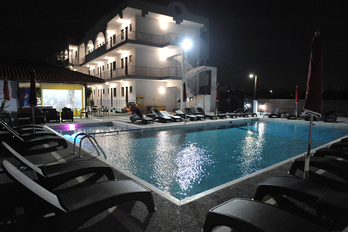 Maritime-Hotel-Apartments-Pool-3