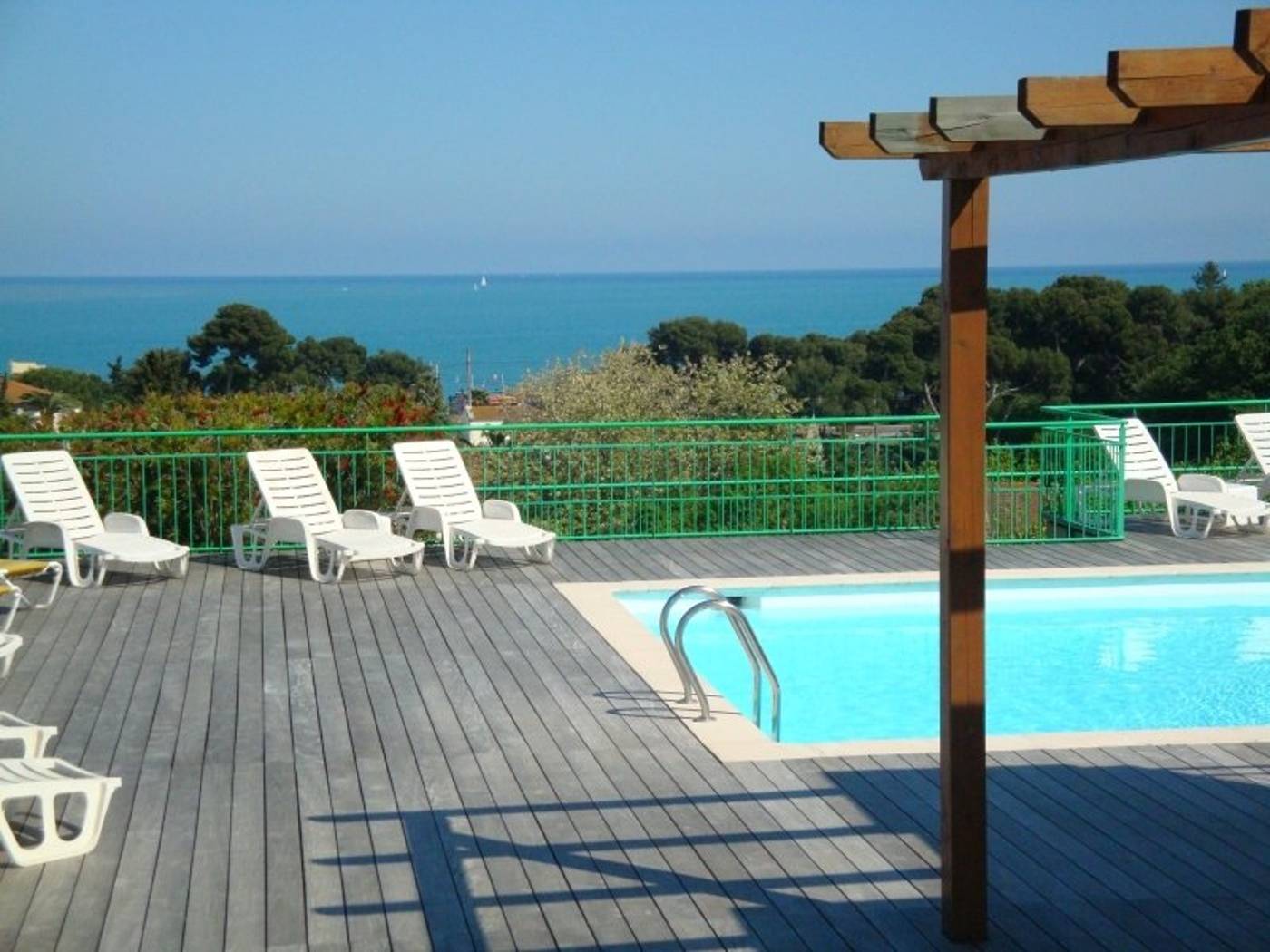 Inter-Hotel-Sea-Side-Park-Pool-33