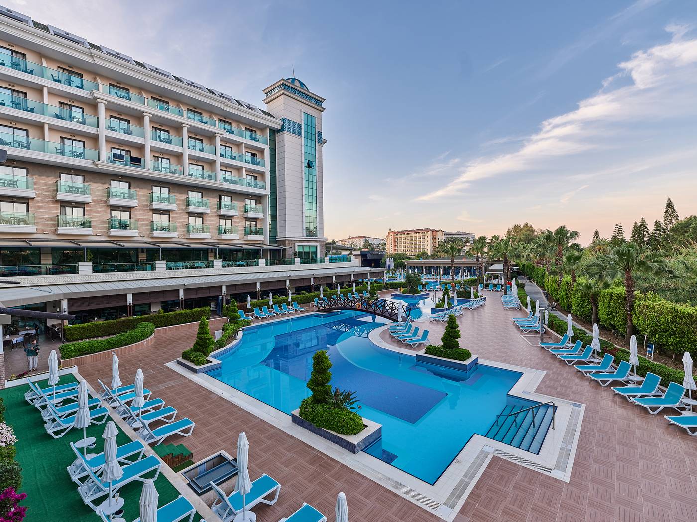 Luna Blanca Resort