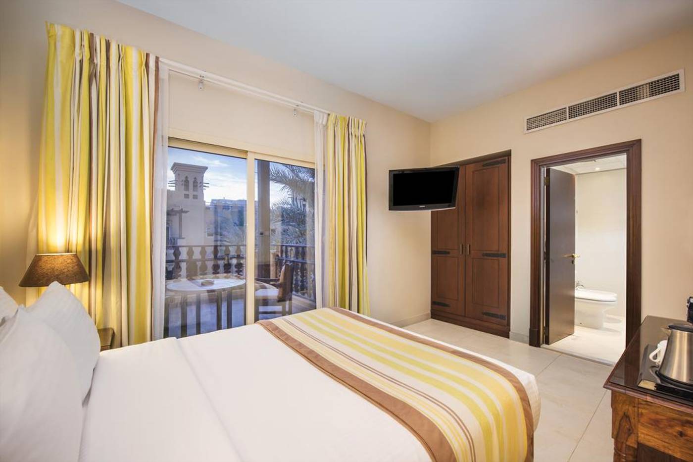 Al-Hamra-Residence-Room-36