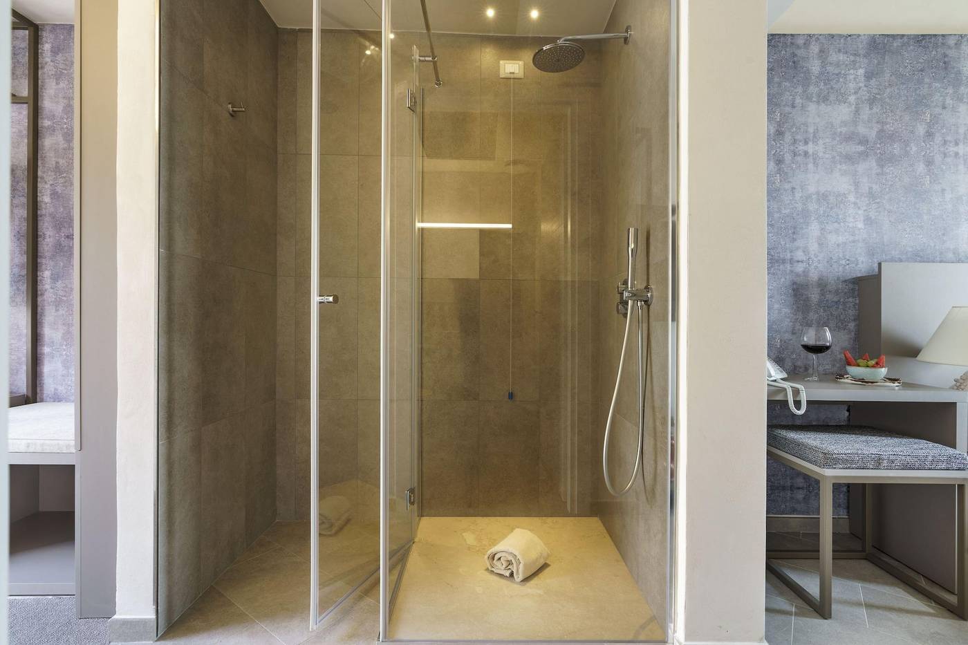 Luna-del-Raccolto--Green-Country-Hotel-Room-33