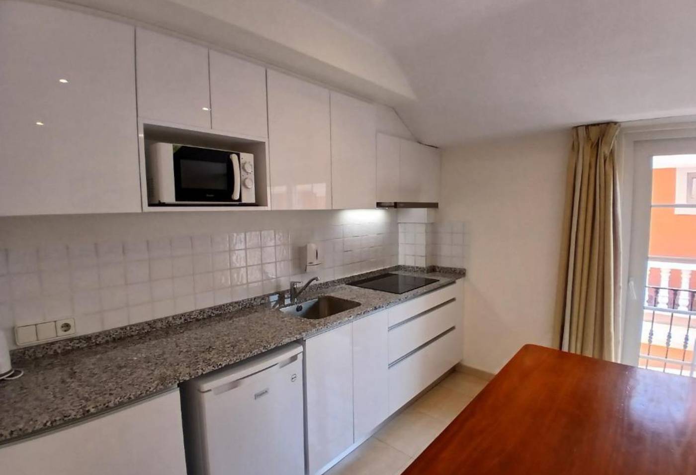 Lloyds-Beach-Club-Room-21