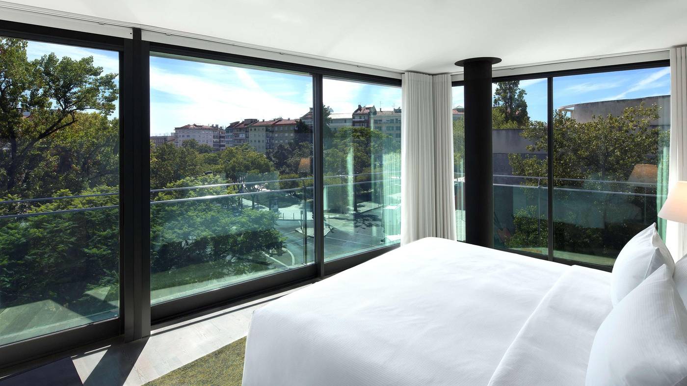 Doubletree-by-Hilton-Lisbon---Fontana-Park-Room-5