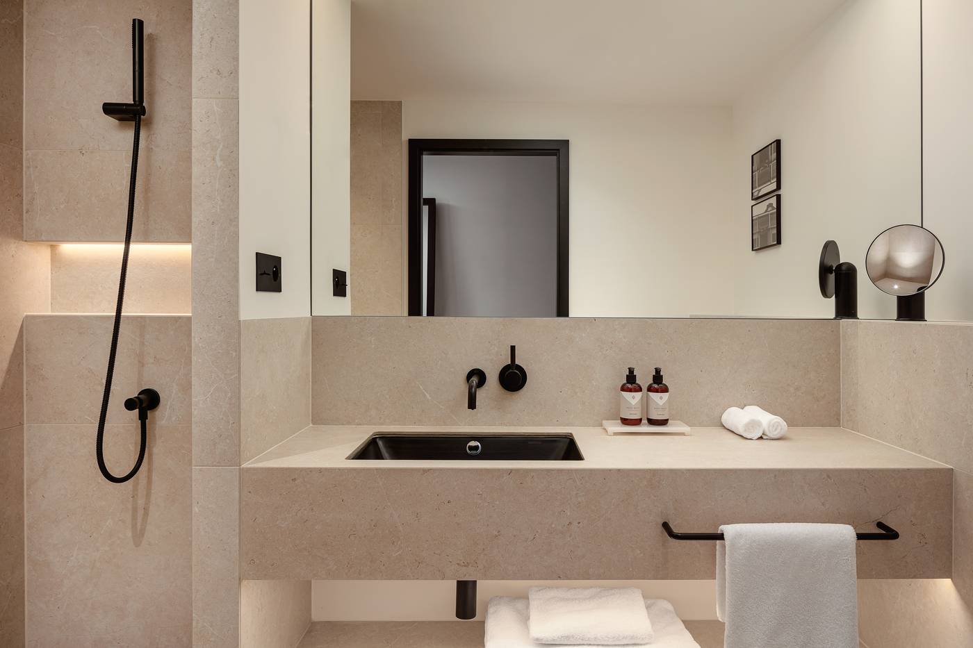 Almanac-X-Alcron-Prague-Room-42